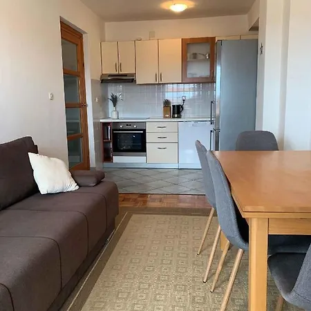 In Sv. Filip I Jakov 36764